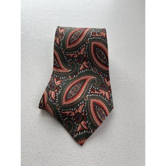 Burberrys of London Green Paisley Pattern 100% Silk Handsewn Designer Tie - Picture 1 of 8